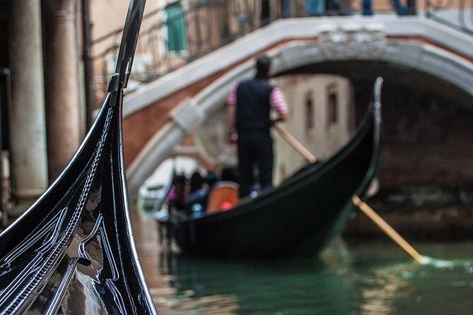Venice Gondola Experience - In-Depth Look at the Experience