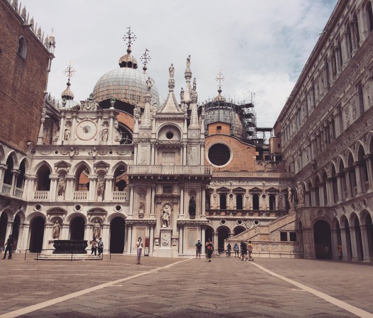 Venice: Gondola Ride and Skip the Line Doges Palace Tour - Inclusions and Exclusions