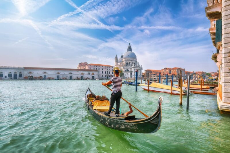 Venice: Gondola Ride With Live Guide - Experience Highlights