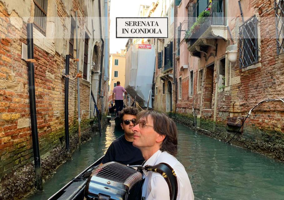 Venice: Gondola Ride With Serenade and Romantic Dinner - Gondola Ride Experience