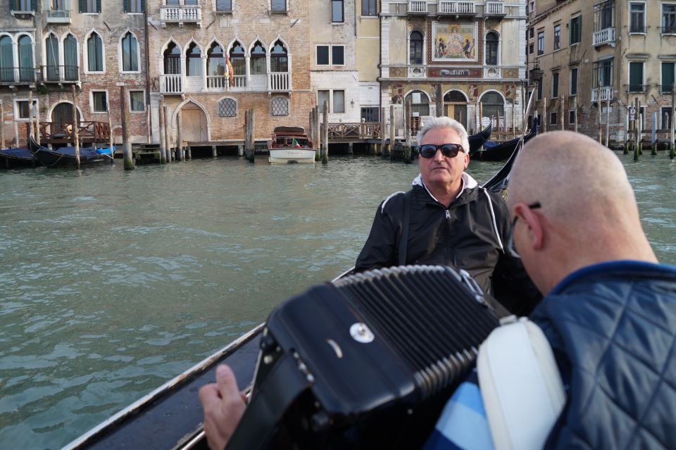 Venice: Gondola Ride With Serenade and Romantic Dinner - Important Considerations