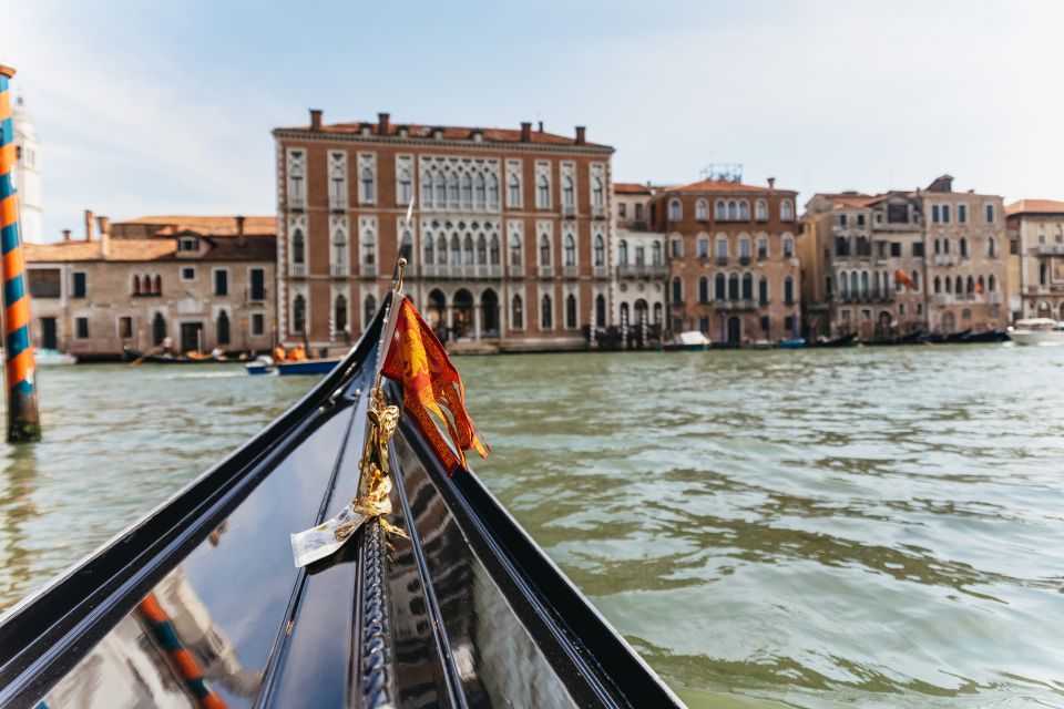 Venice: Grand Canal Gondola Ride With App Commentary - Main Sites Passed