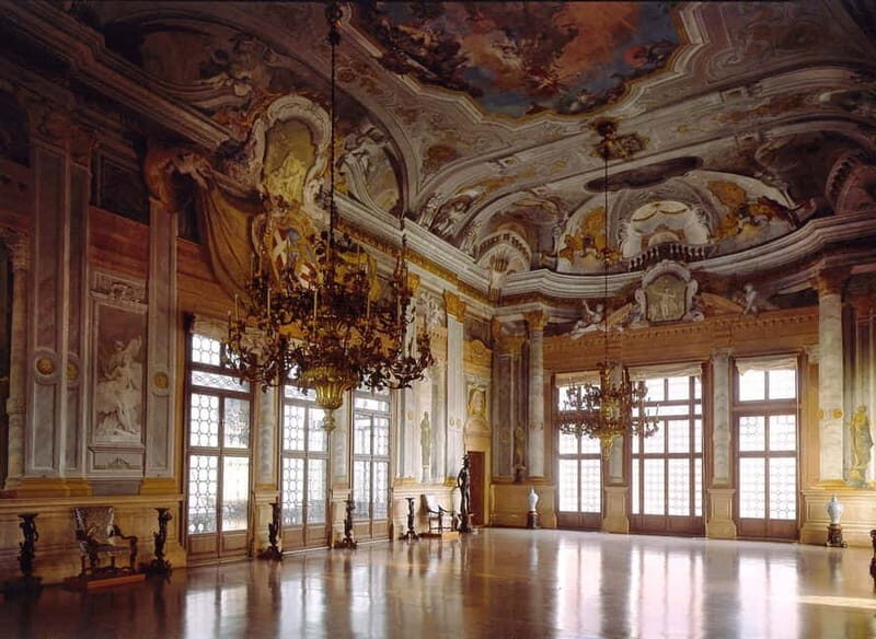 Venice: Grand Canal Palace Escorted Tour & Casanovas Allure - FAQ