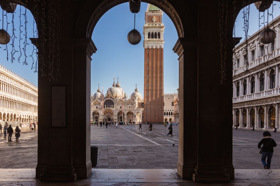 Venice: Historical Walking Tour & Doge's Palace Guided Visit - Walking Tour of Historical Venice