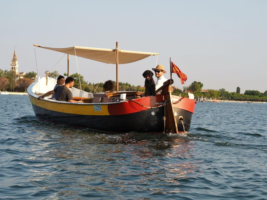 Venice: Islands Tour by Bragozzo – Murano, Burano & Torcello - Vessel and Atmosphere