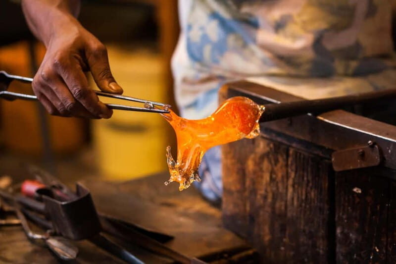 Venice-Murano: boat transfer and glassblowing demonstration in 4 languages - Key Points
