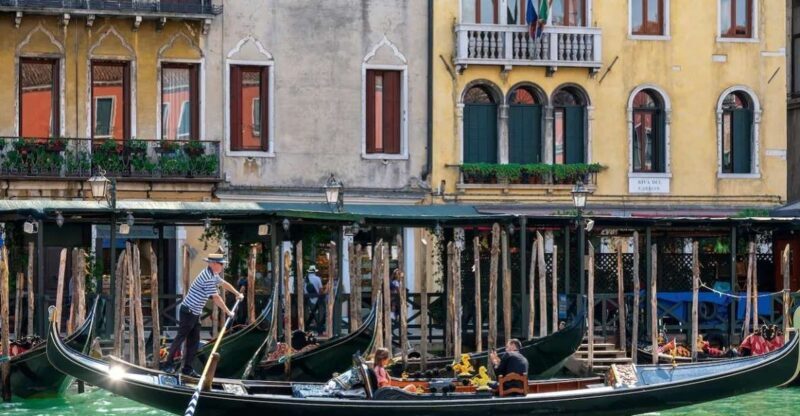 Venice: Off the Beaten Path Private Gondola Ride - Authentic Experiences and Tips