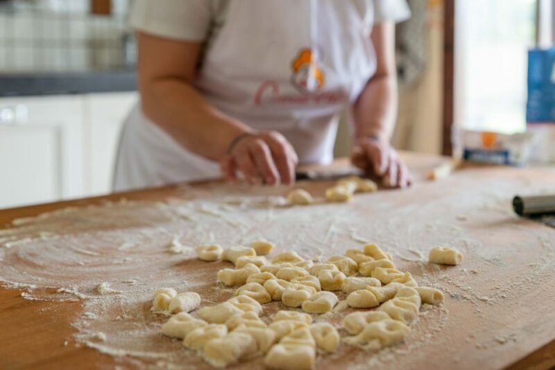 Venice: Pasta and Tiramisu Cooking Class at a Local's Home - A Detailed Look at the Experience