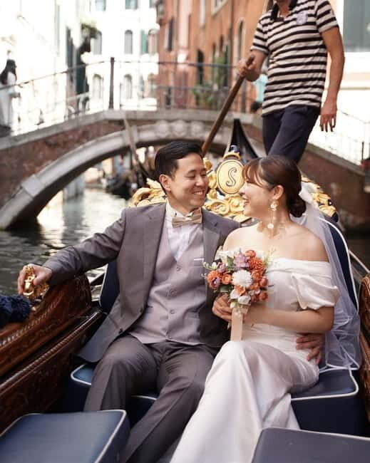 Venice: Photo Session in a Gondola - An Authentic Way to Capture Venice’s Charm
