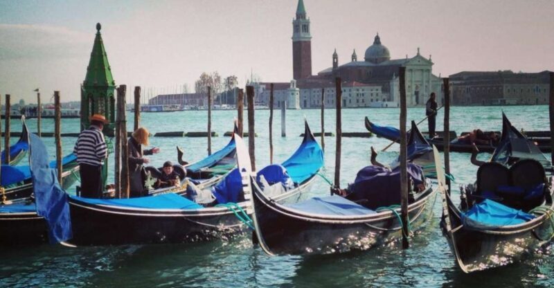Venice: Private After Dark Tour and Gondola Ride - Authenticity and Visitor Feedback