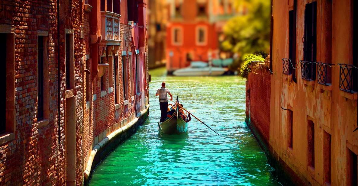 Venice: Private Gondola Cruise for up to 5 Passengers - Ideal for Groups up to 5 Passengers