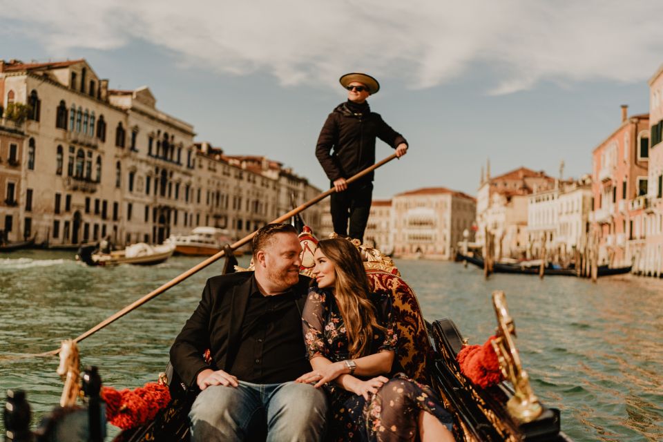 Venice: Private Gondola Ride With Professional Photographer - Photography Expertise