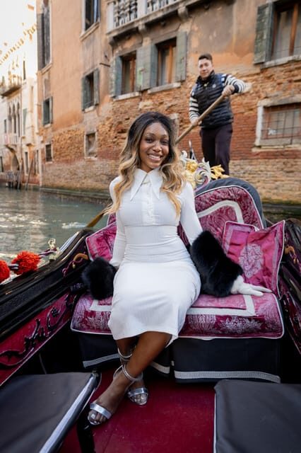 Venice: Private Photoshoot In Gondola - Pricing and Value