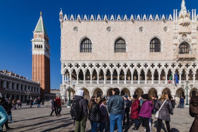 Venice: Rialto Bridge & Offbeat Unusual Venice Walking Tour - Enhancing Your Venice Experience