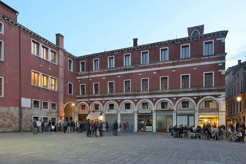 Venice: Rialto Market Food Tour with 3 Tastings - Exploring Venice’s Culinary Heart: What to Expect from the Rialto Market Food Tour