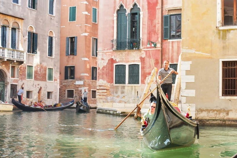 Venice: Romantic Shared Gondola Serenade on the Grand Canal - A Detailed Look at the Experience