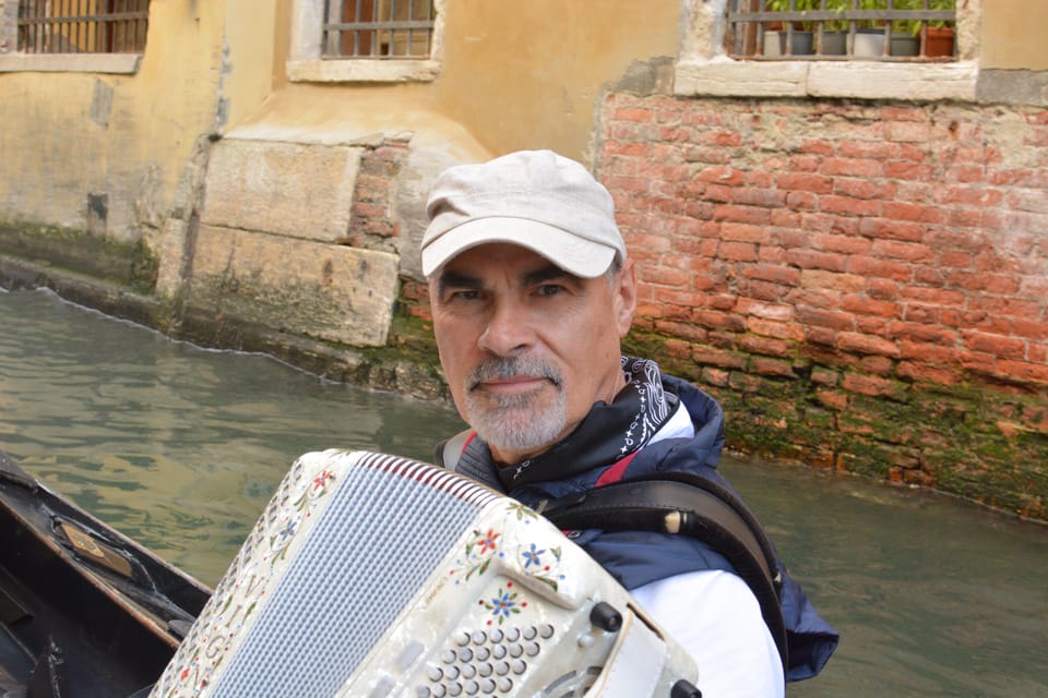Venice: Romantic Shared Gondola Serenade on the Grand Canal - Ask Away