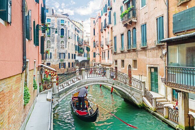 Venice Shared Gondola Ride: 30 Minutes through Grand Canal - Analyzing the Value