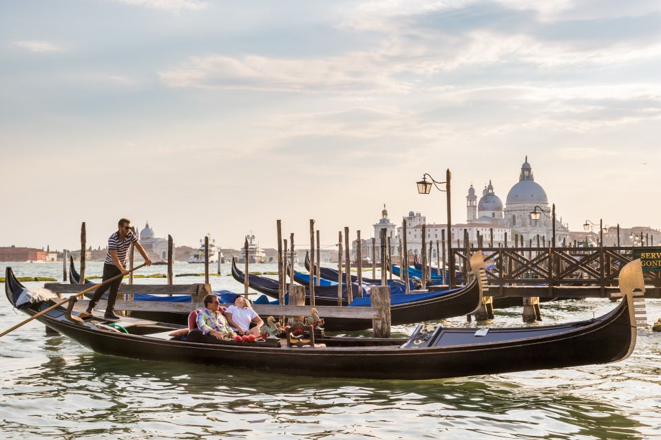 Venice: Shared Gondola Ride Across the Grand Canal - Important Guidelines for Participants