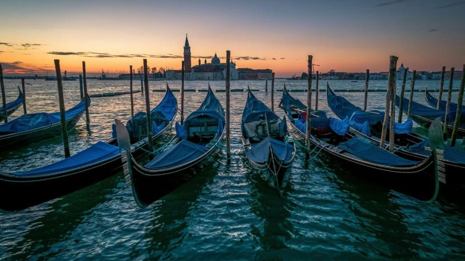 Venice: Shared Gondola Ride at Sunset - Important Information