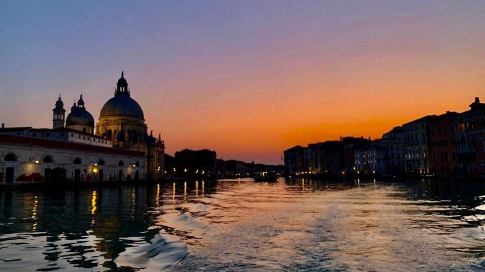 Venice: Shared Gondola Ride at Sunset - Booking and Cancellation Policy
