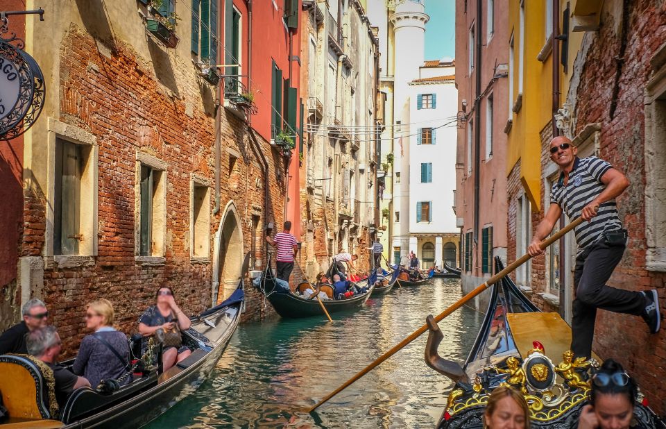 Venice: Shared Gondola Ride Through the Lagoon City - Recap
