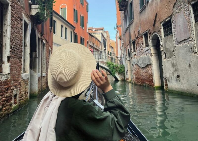 Venice: Shared Gondola Through breathtaking Bridge of Sighs - Starting Point and Itinerary