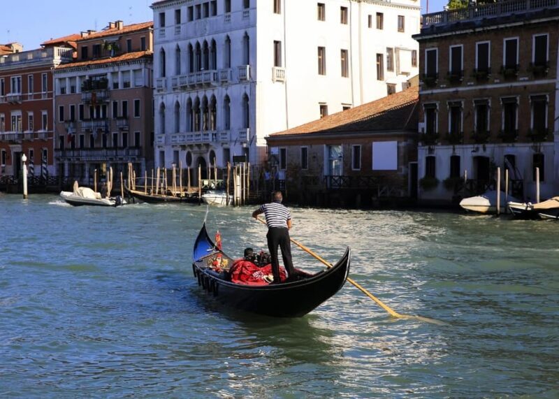 Venice: Shared Gondola Through breathtaking Bridge of Sighs - Practical Tips