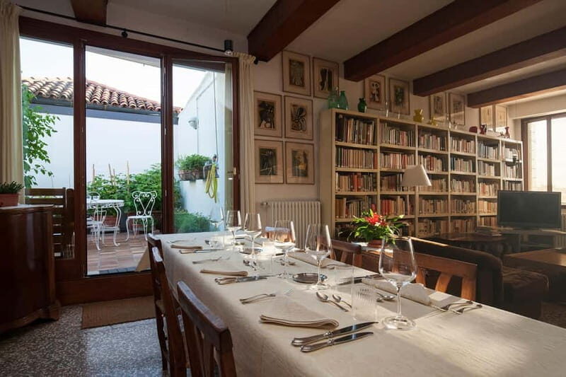 Venice: Social Gourmet Dinner Experience - Practical Details & Booking