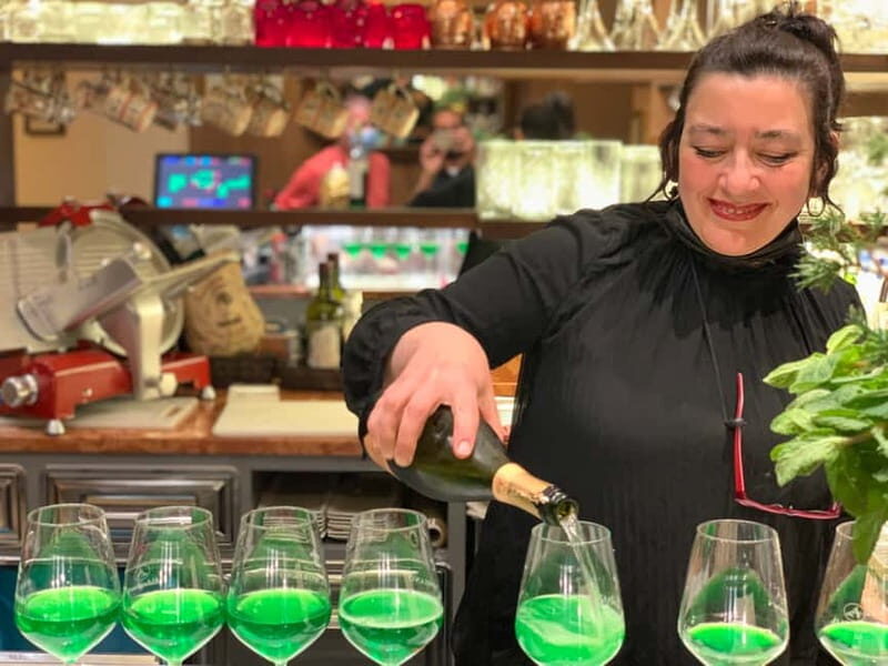 Venice: Spritz Walking Tour with 4 Spritzes and Local Tapas - The Experience Environment