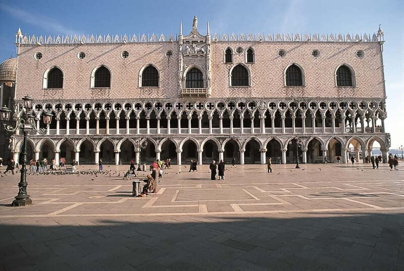 Venice: St. Mark's Basilica and Rialto Bridge Private Tour - Discovering Venice with a Private Guide