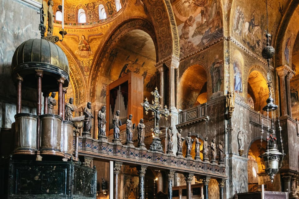 Venice: St. Marks Basilica & Doges Palace Tour With Ticket - Discovering the Doges Palace