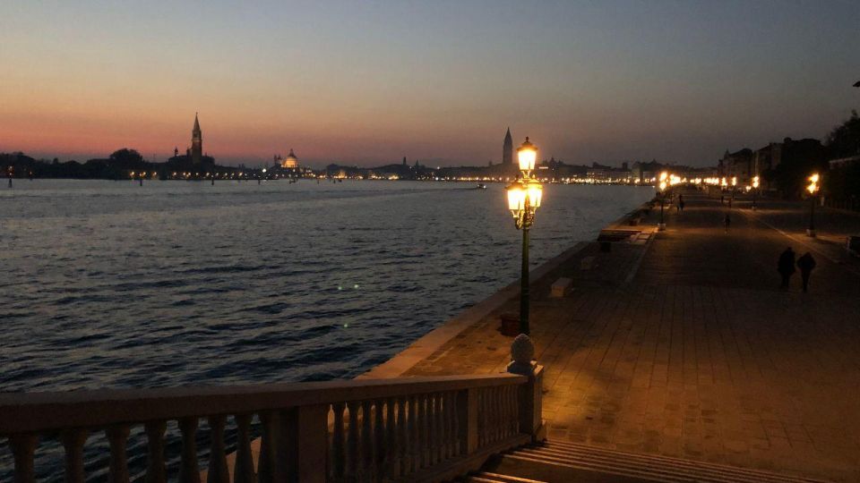 Venice: Sunset Gondola Ride and Ghosts Walking Tour - Experience Highlights