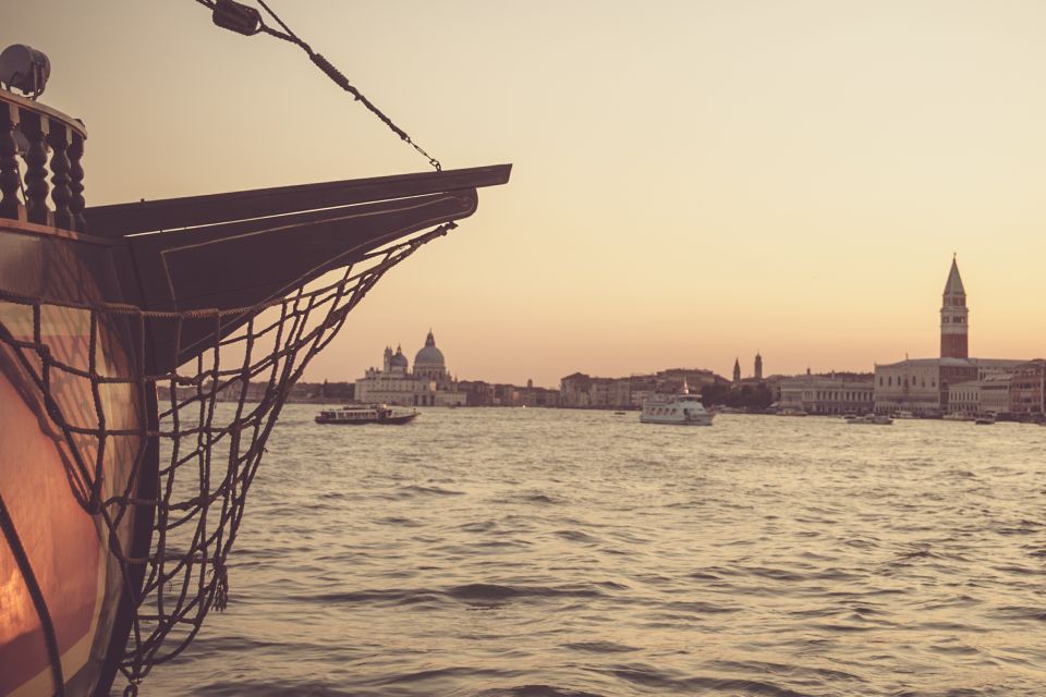 Venice: Venetian Lagoon Tour and Galleon Dinner - Activity Description