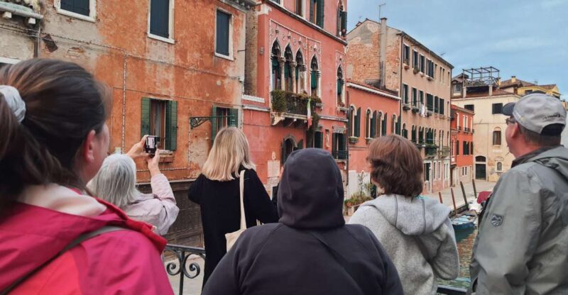 Venice: Walking Guided Tour of the City Must-See Sites - Booking and Cancellation Policy