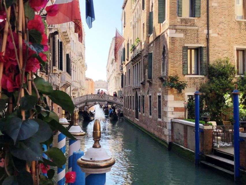 Venice Walking Tour and Doges Palace Guided Visit - Exploring Campo Santi Giovanni