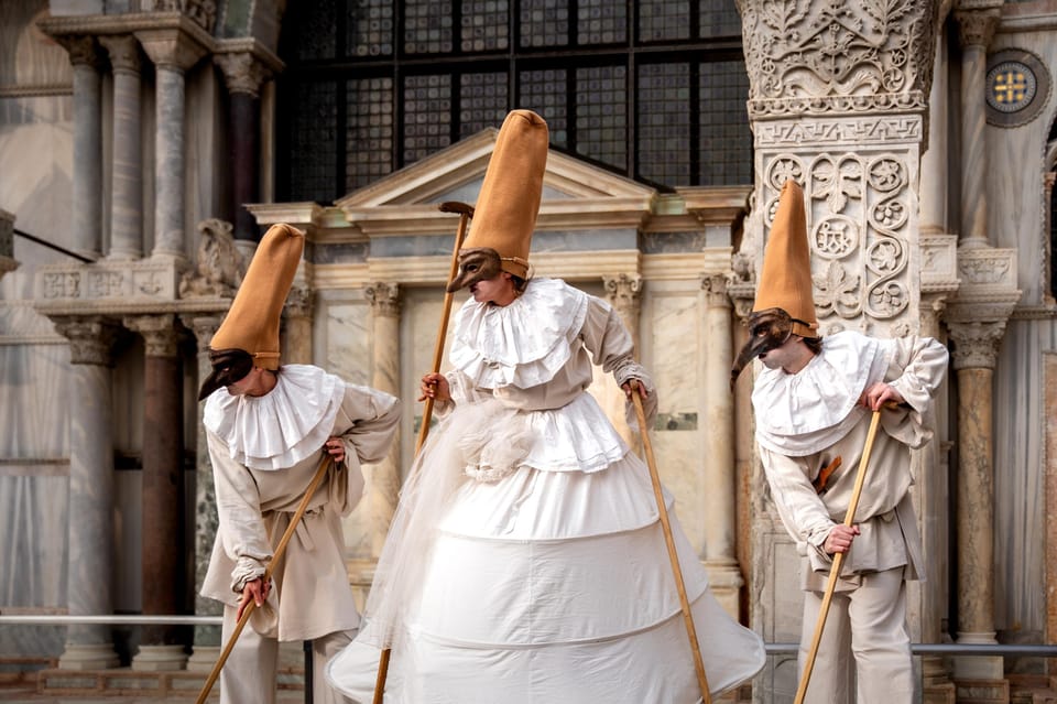 Venice With Professional Photographer - Delivery and Additional Services