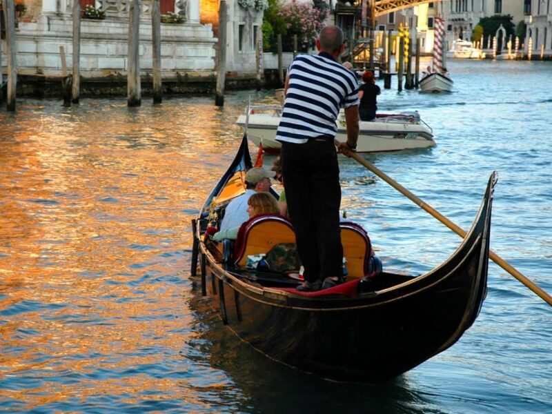 Venice's Private Gondola: Romantic Serenade - The Itinerary Breakdown