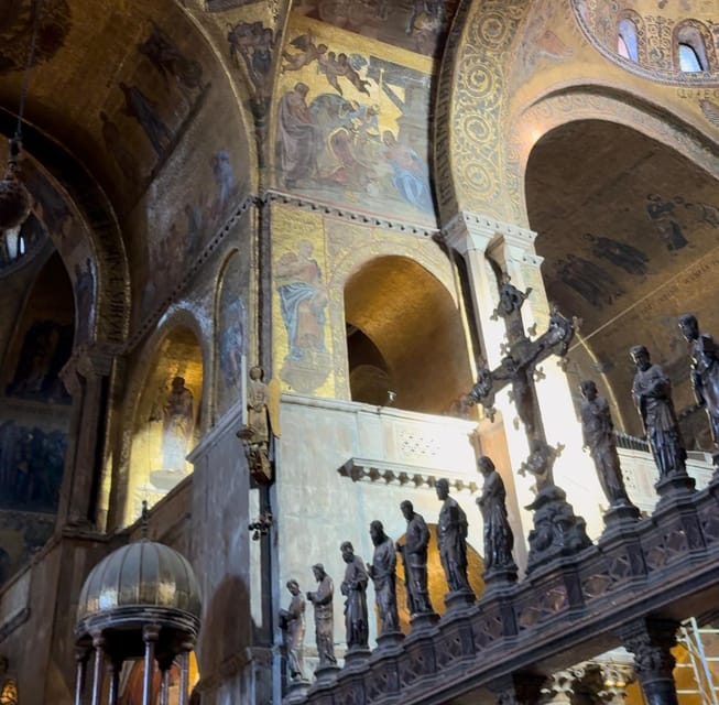 Venice:St. Marks Basilica Guided Tour With Terrace & Museum - Admiring the Stunning Terrace