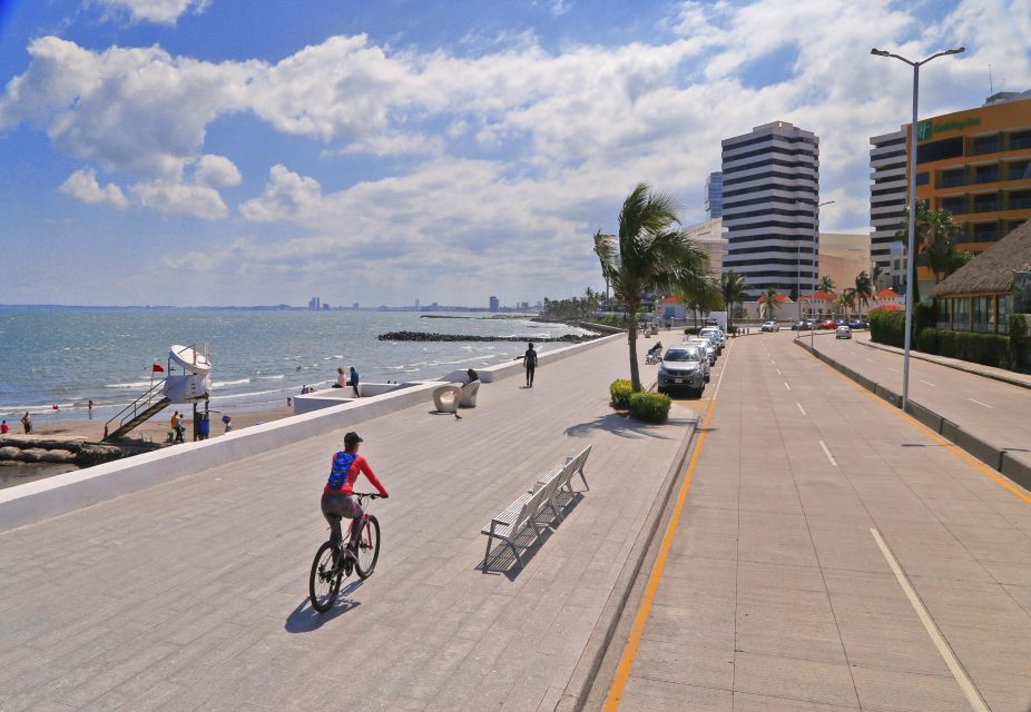 Veracruz: Sightseeing City Tour and Wax & Ripley's Museums - Tour Logistics