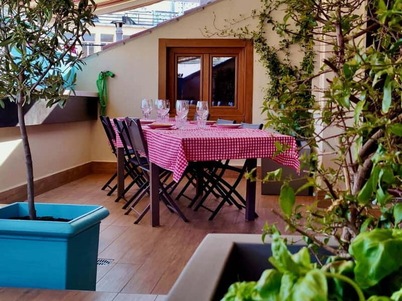 Verona Center: Pasta Class with Dinner & Wine in Local Home - Why Travelers Love This Experience