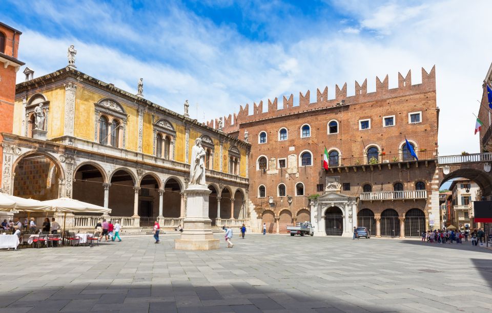 Verona: City Highlights Private Tour - Piazza Delle Erbe