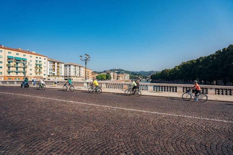 Verona e-bike tour: city center and panoramic views - Key Points