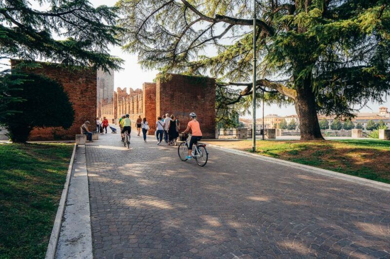 Verona e-bike tour: city center and panoramic views - FAQs