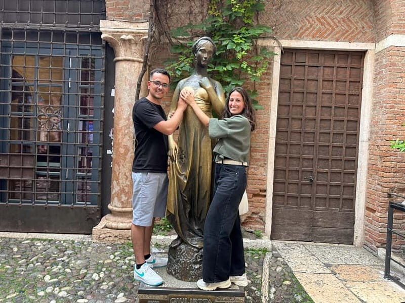 Verona: Guided Small Group Walking Tour of the City of Love - FAQ