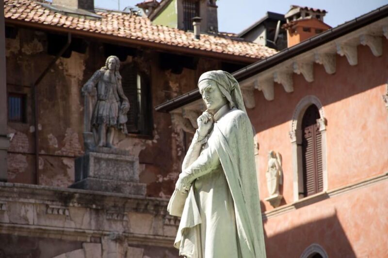 Verona: In the footsteps of the Romeo & Juliet with a Local - What to Expect on the Tour
