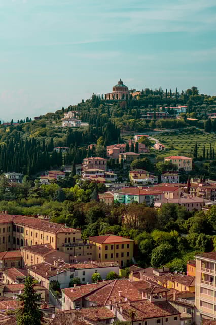 Verona: Interactive Map for a Self-Guided Tour. - Creating Personalized Routes