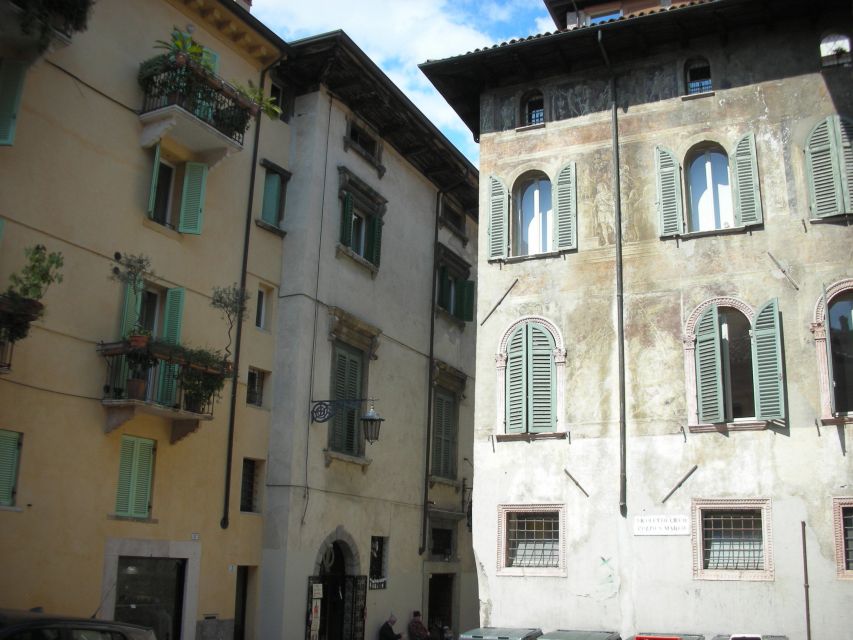 Verona: Private 2-Hour Walking Tour - Key Sights
