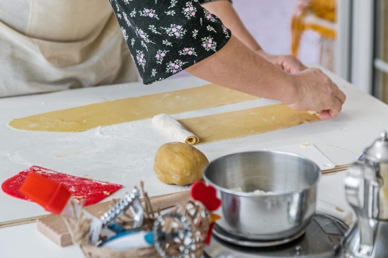 Verona: Prosecco and Pasta Making Class at a Local's Home - A Deep Dive into the Experience