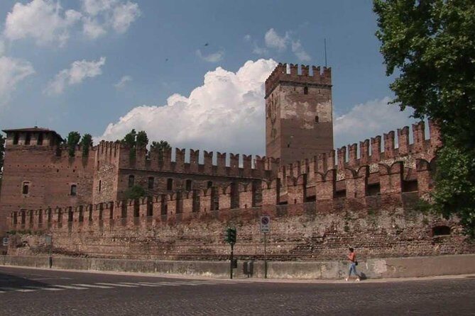 Verona, Romeo & Juliet, private guided tour from Milan - FAQ